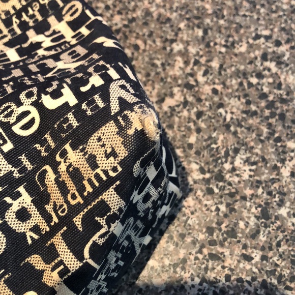 Burberry Material Shoulder Bag - Picture 5 of 7